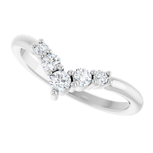 Accented Graduated V Ring