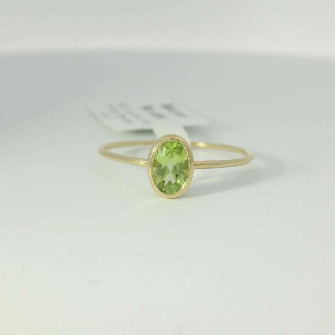 14KY Gold Peridot Ring