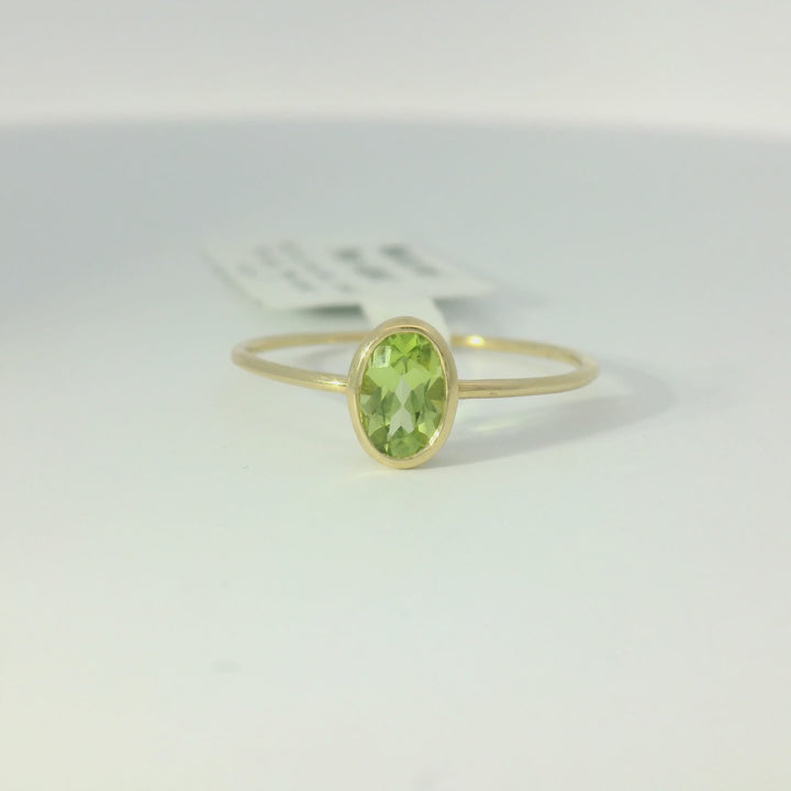 14KY Gold Peridot Ring
